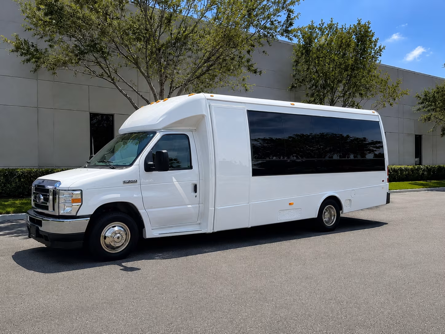 guest shuttles to thomas fogarty winery and wedding venues around sunnyvale